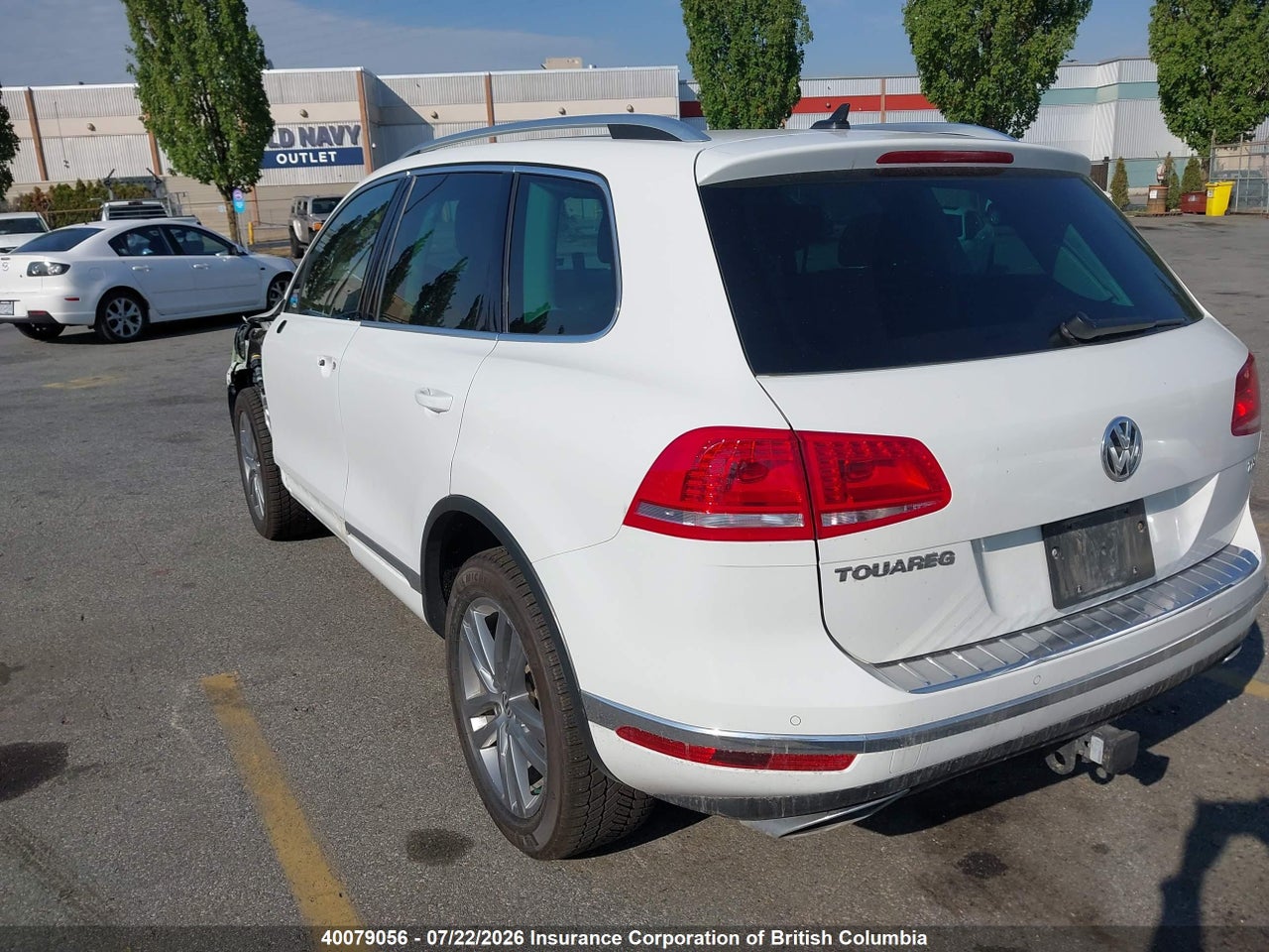 2015 VOLKSWAGEN TOUAREG V6 TDI thumbnail 4