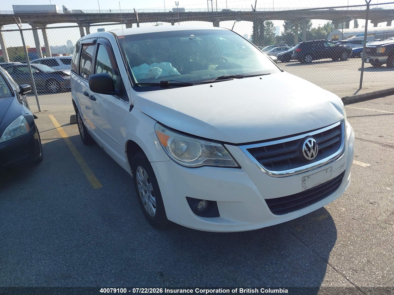 2010 VOLKSWAGEN ROUTAN S thumbnail 2