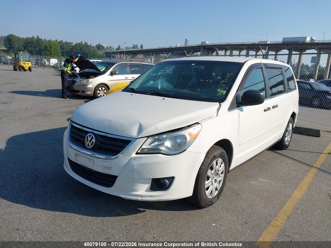 2010 VOLKSWAGEN ROUTAN S thumbnail 3
