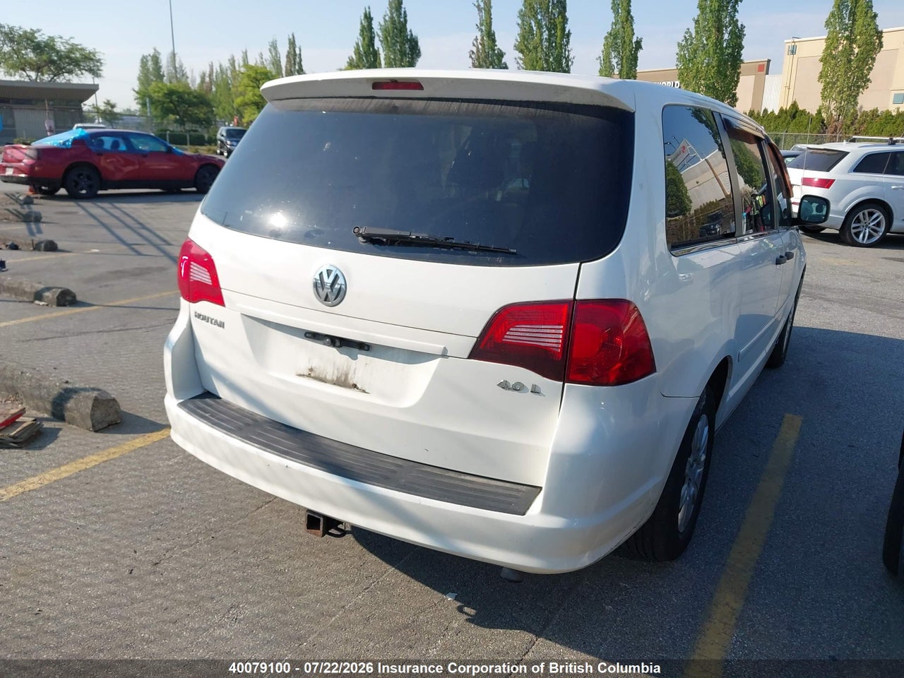 2010 VOLKSWAGEN ROUTAN S thumbnail 5