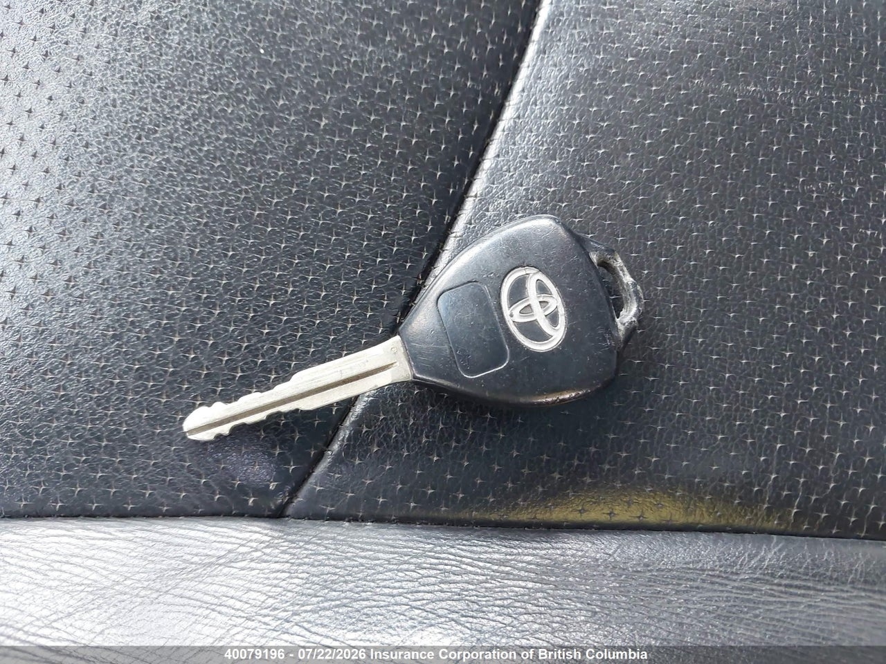 2010 TOYOTA CAMRY thumbnail 12