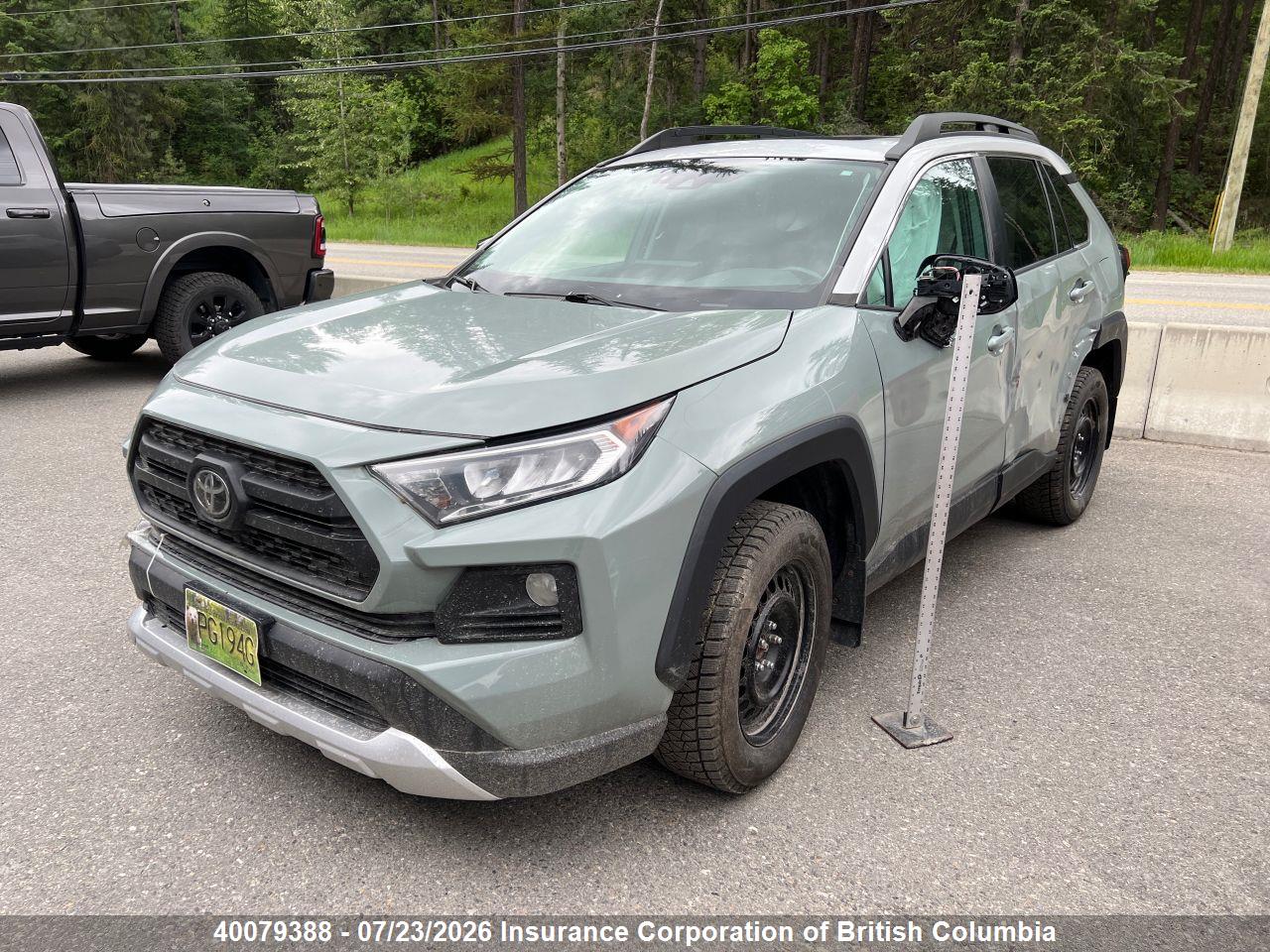 2019 TOYOTA RAV4 thumbnail 3