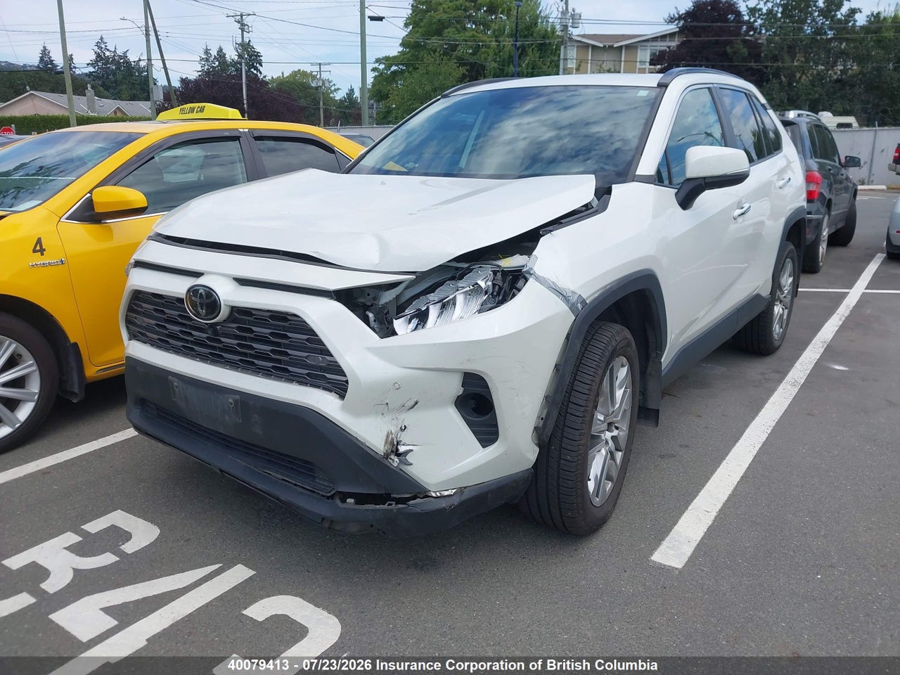 2021 TOYOTA RAV4 thumbnail 3