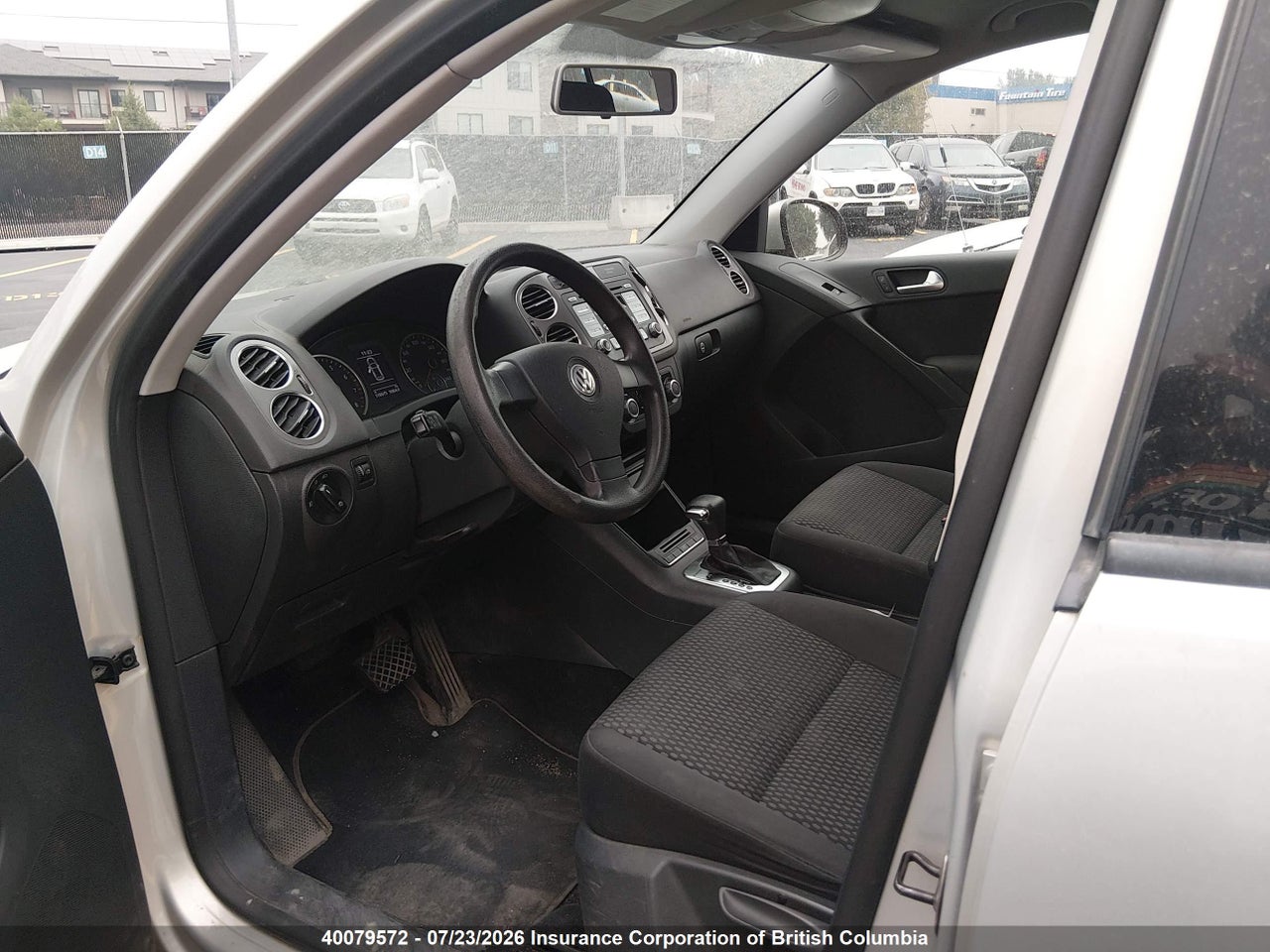 2010 VOLKSWAGEN TIGUAN SE/SEL thumbnail 9
