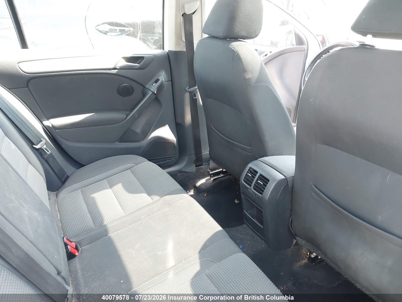 2011 VOLKSWAGEN GOLF thumbnail 9