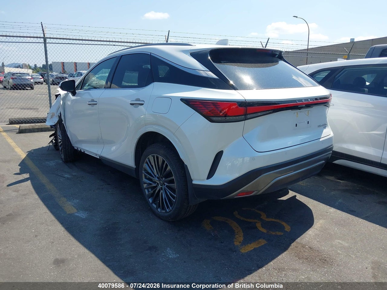 2026 LEXUS RX 450H+ thumbnail 4