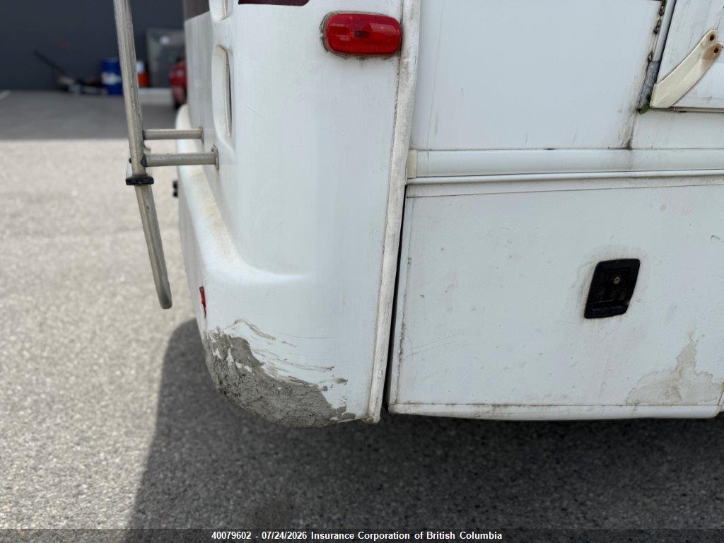 2007 FORD F550 SUPER DUTY STRIPPED CHASS thumbnail 12