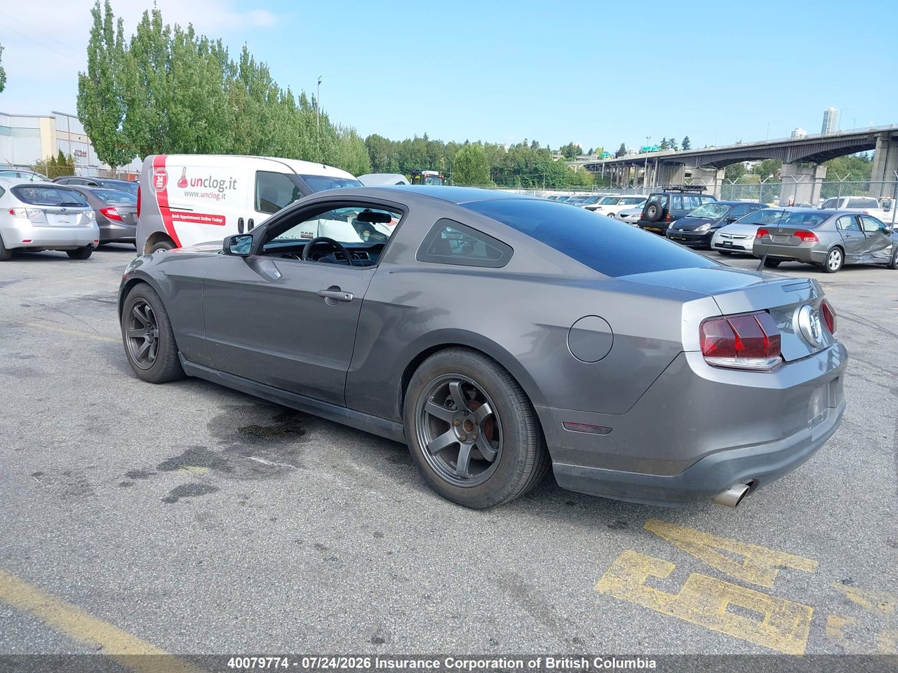 2011 FORD MUSTANG VALUE LEADER thumbnail 4