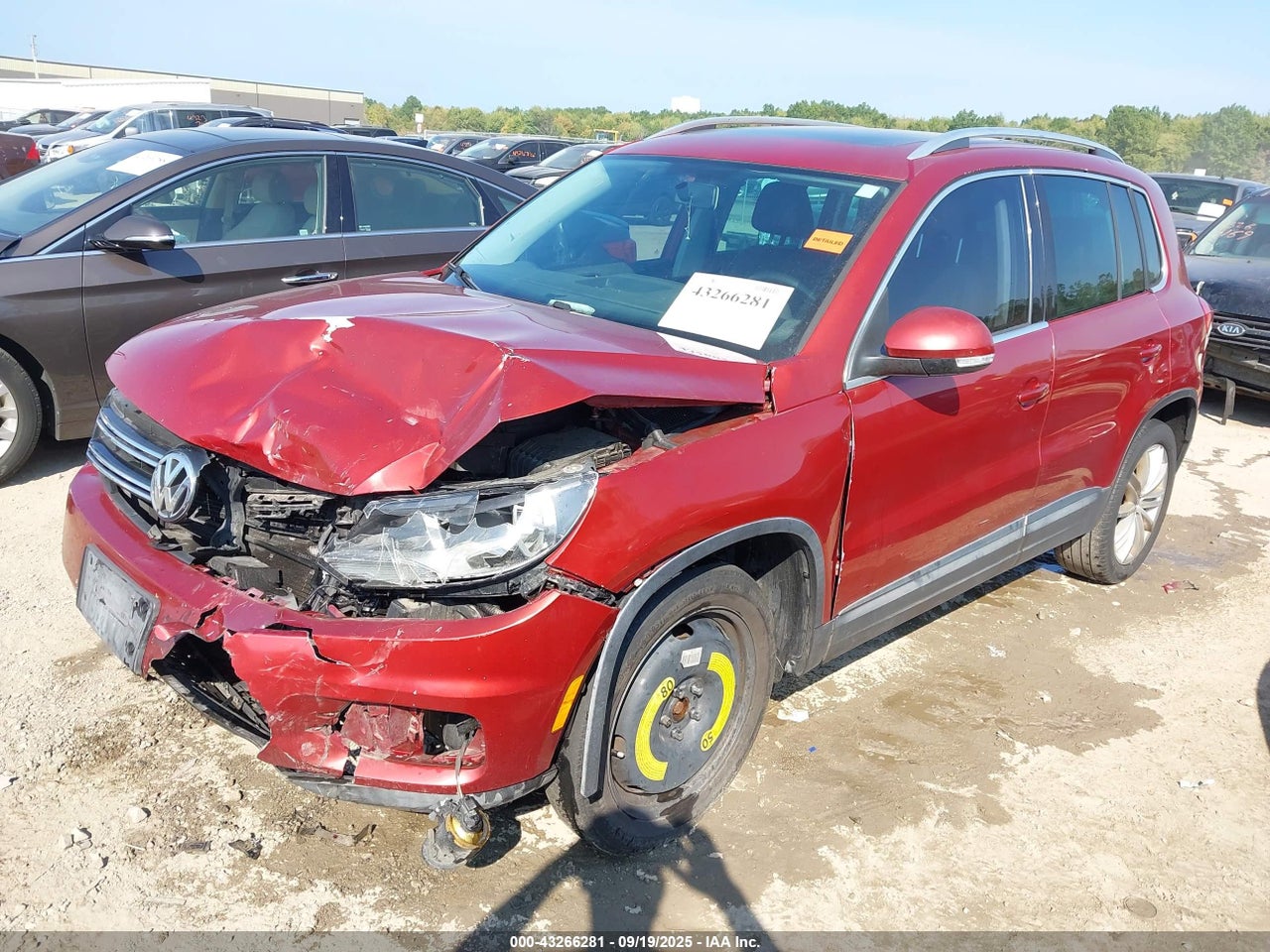 2014 VOLKSWAGEN TIGUAN SEL thumbnail 3