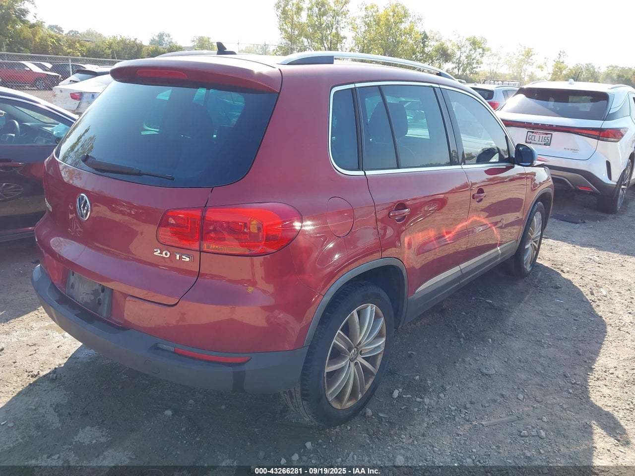 2014 VOLKSWAGEN TIGUAN SEL thumbnail 5
