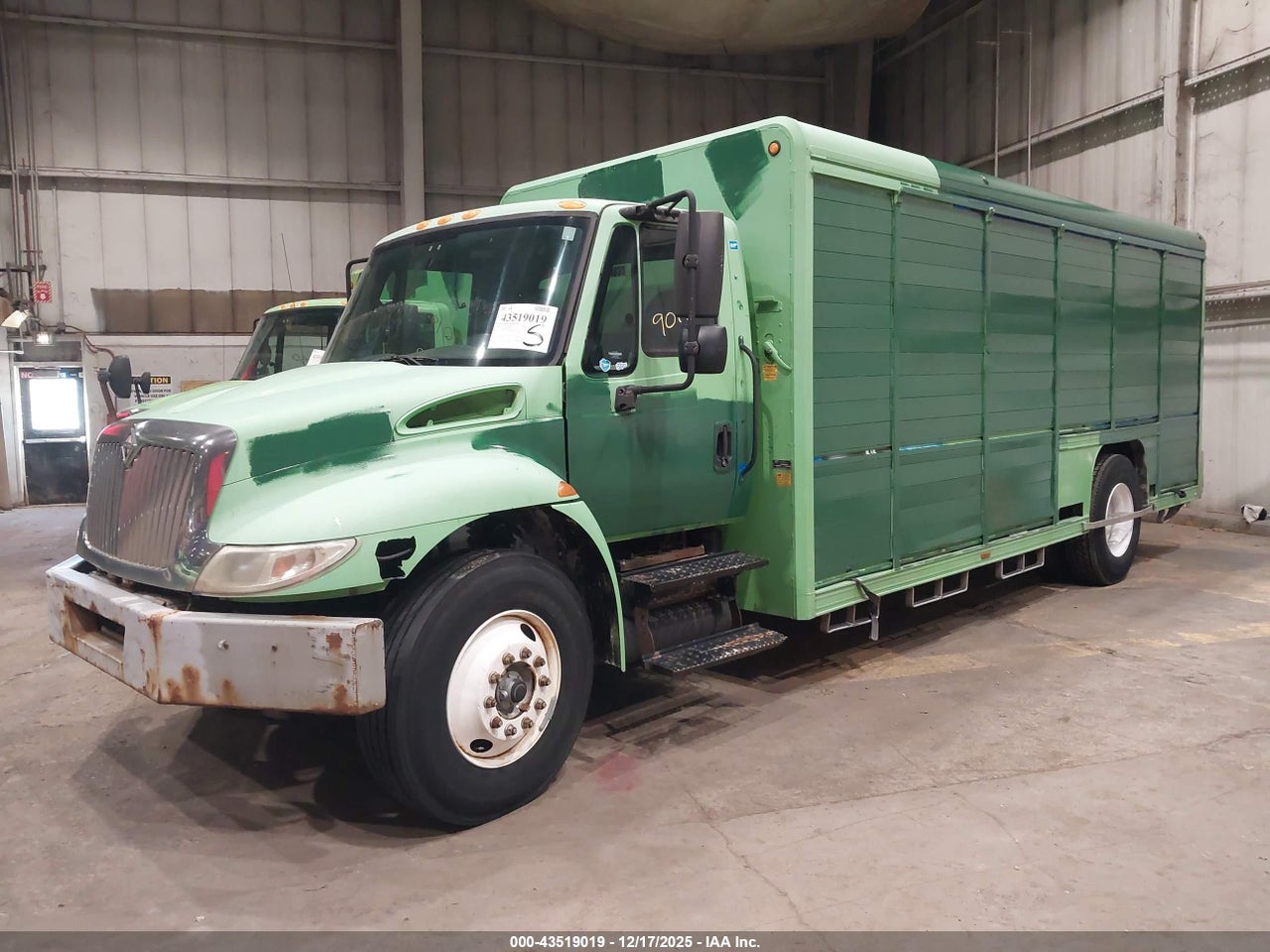 2004 INTERNATIONAL 4000 4300 thumbnail 3