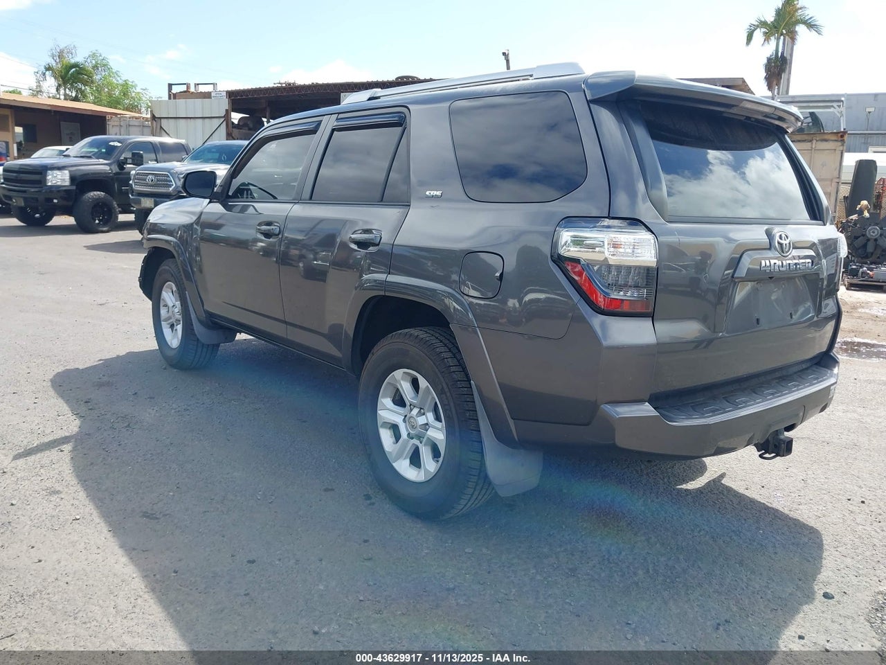 2016 TOYOTA 4RUNNER SR5 thumbnail 4