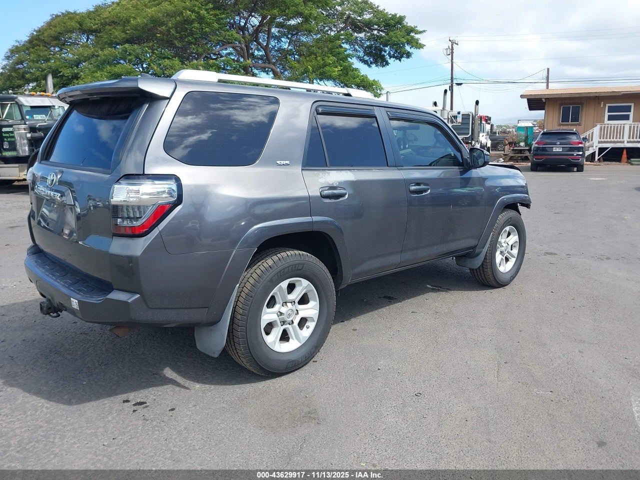 2016 TOYOTA 4RUNNER SR5 thumbnail 5