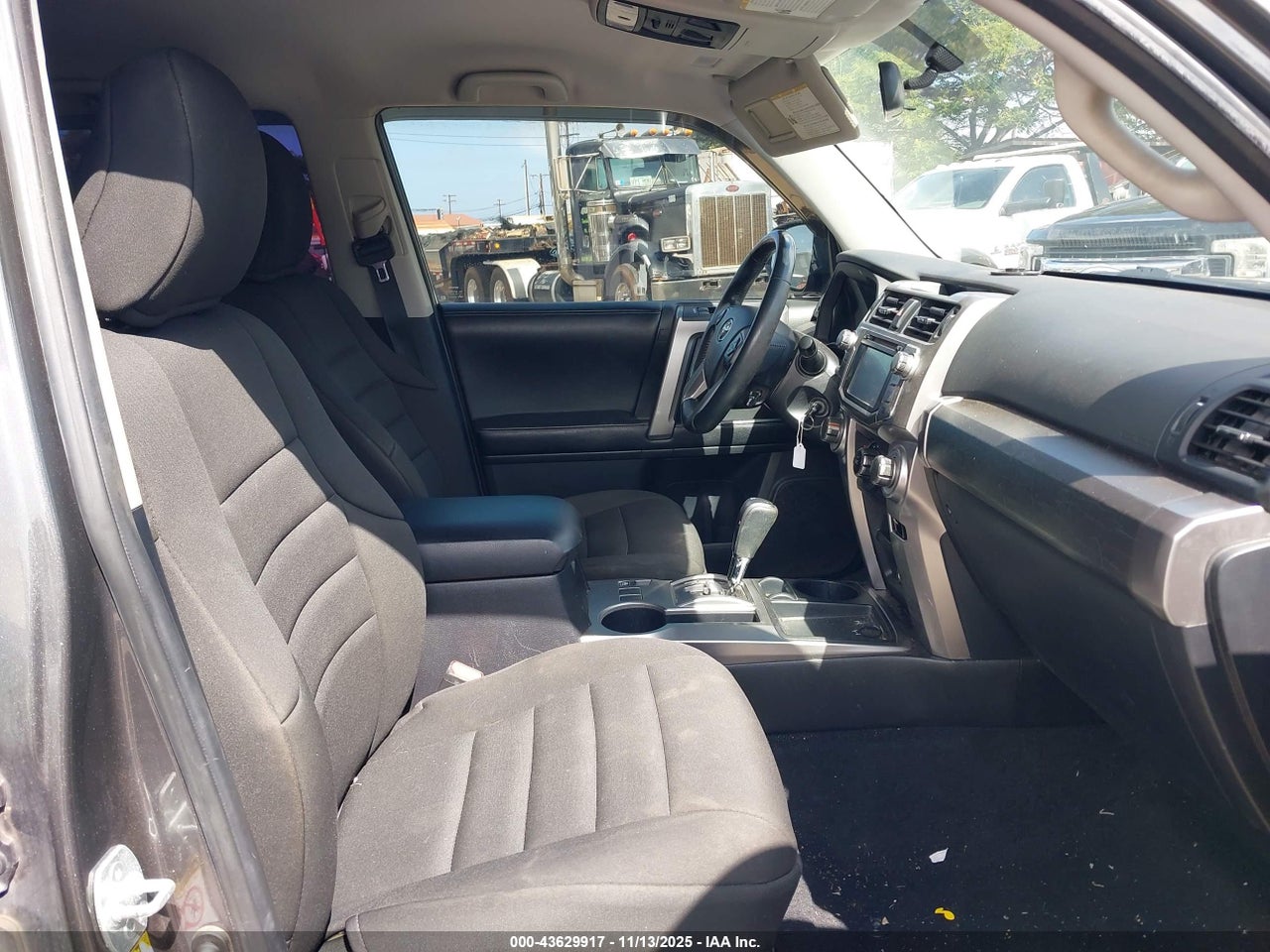 2016 TOYOTA 4RUNNER SR5 thumbnail 6