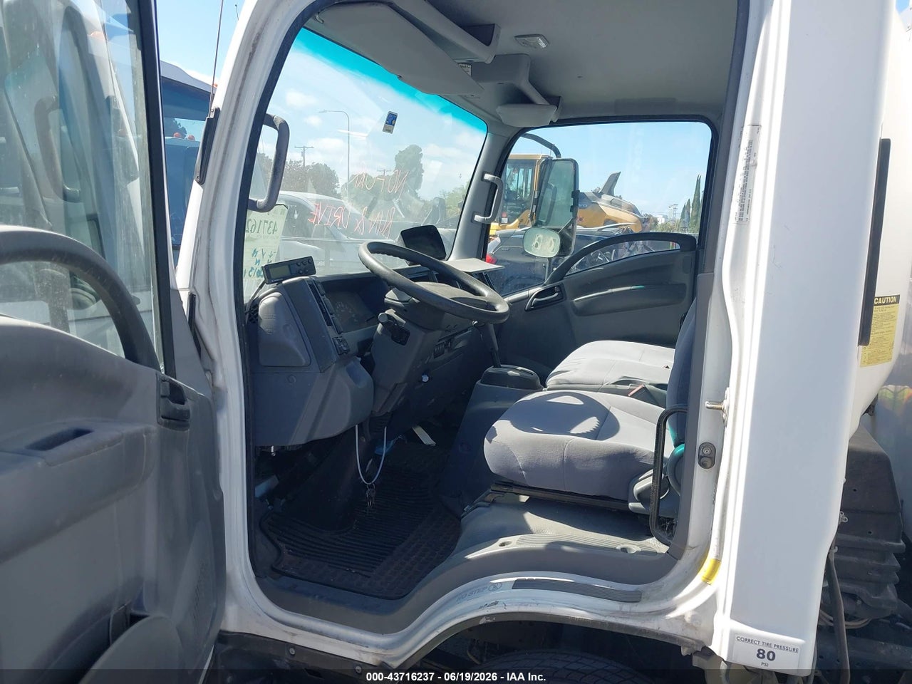 2016 ISUZU NPR GAS REG   thumbnail 9