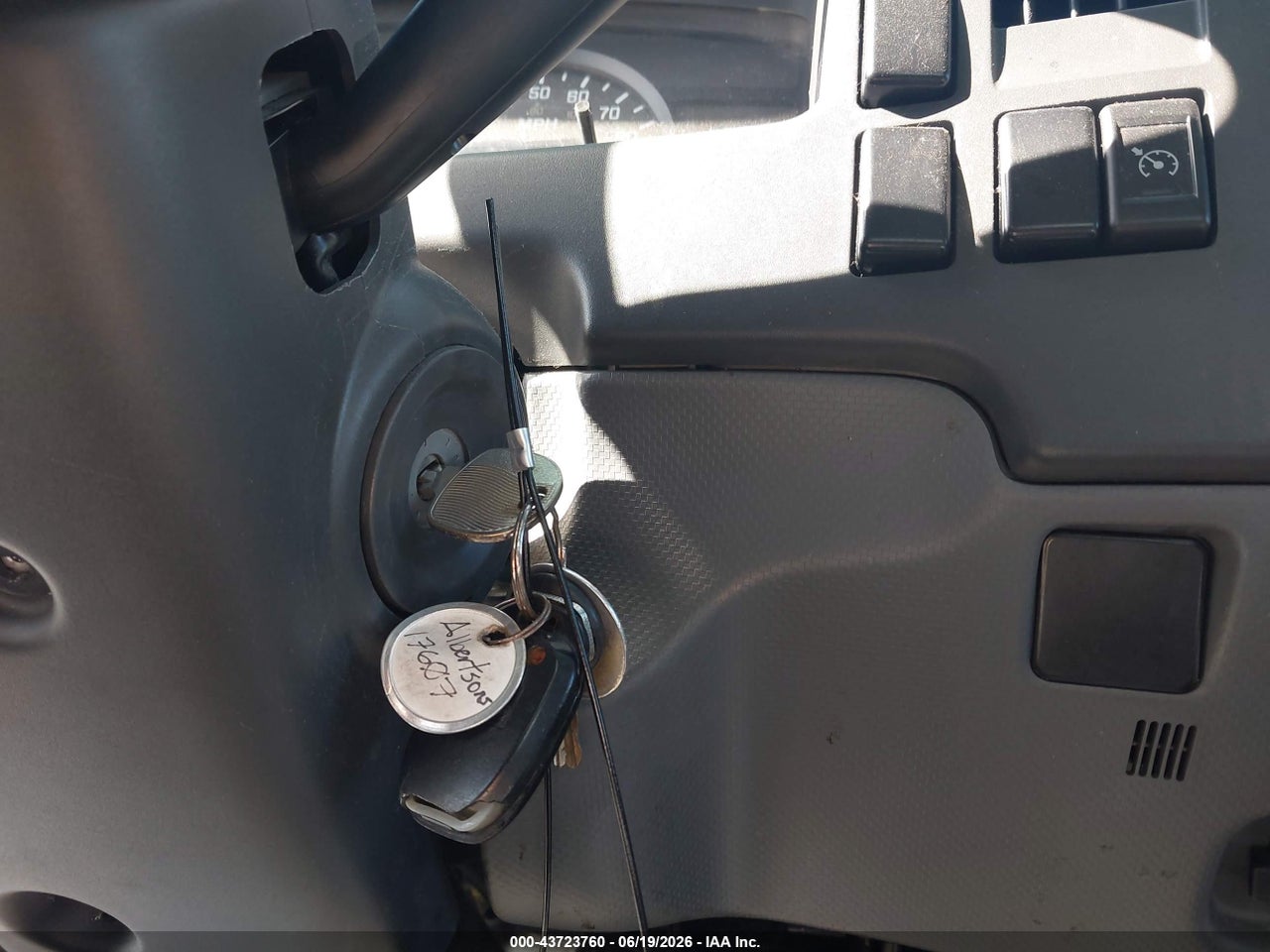 2017 ISUZU NPR GAS REG   thumbnail 12