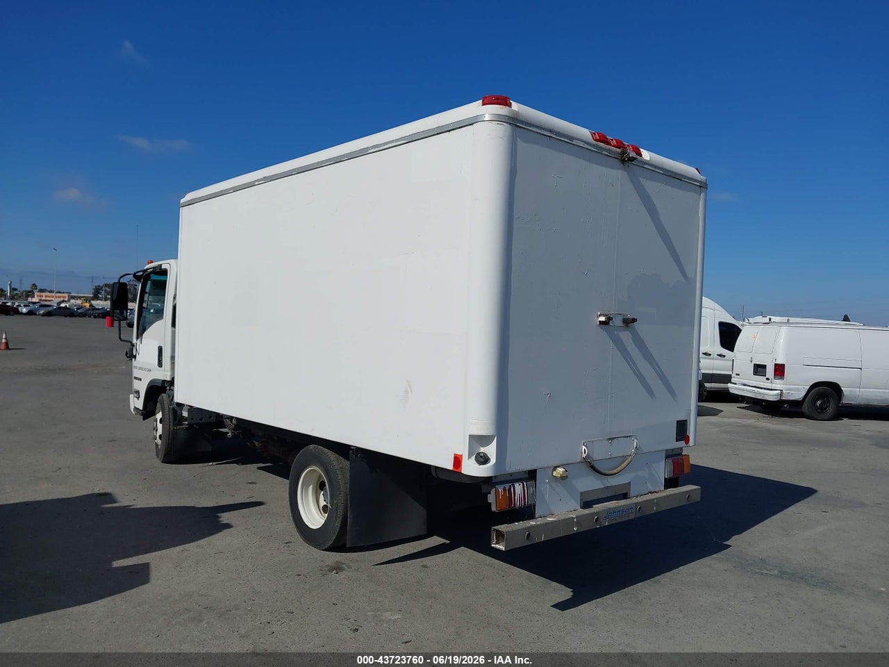2017 ISUZU NPR GAS REG   thumbnail 4