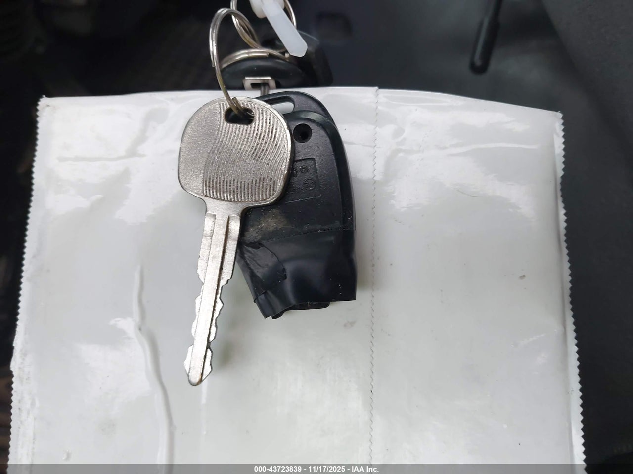 2016 ISUZU NPR GAS REG   thumbnail 12