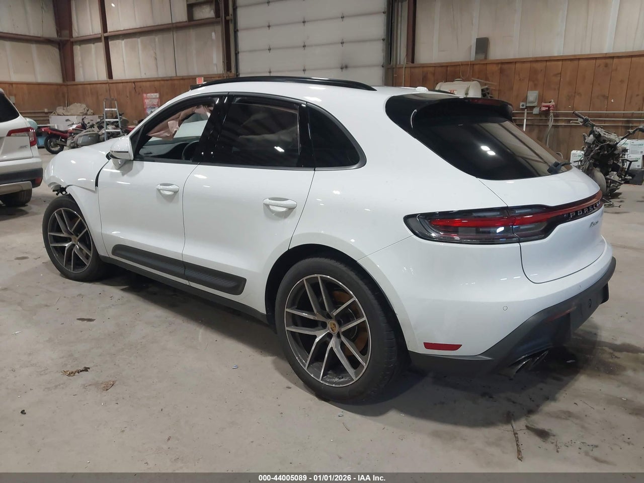 2025 PORSCHE MACAN T thumbnail 4