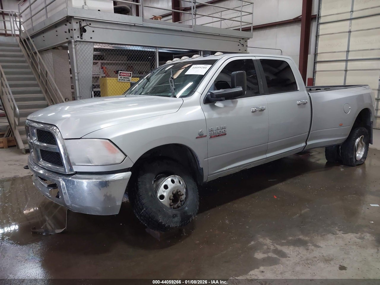 2015 RAM 3500 SLT thumbnail 3
