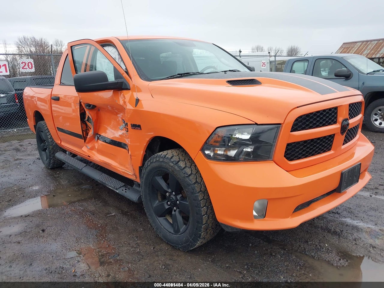 2019 RAM 1500 CLASSIC ST thumbnail 2