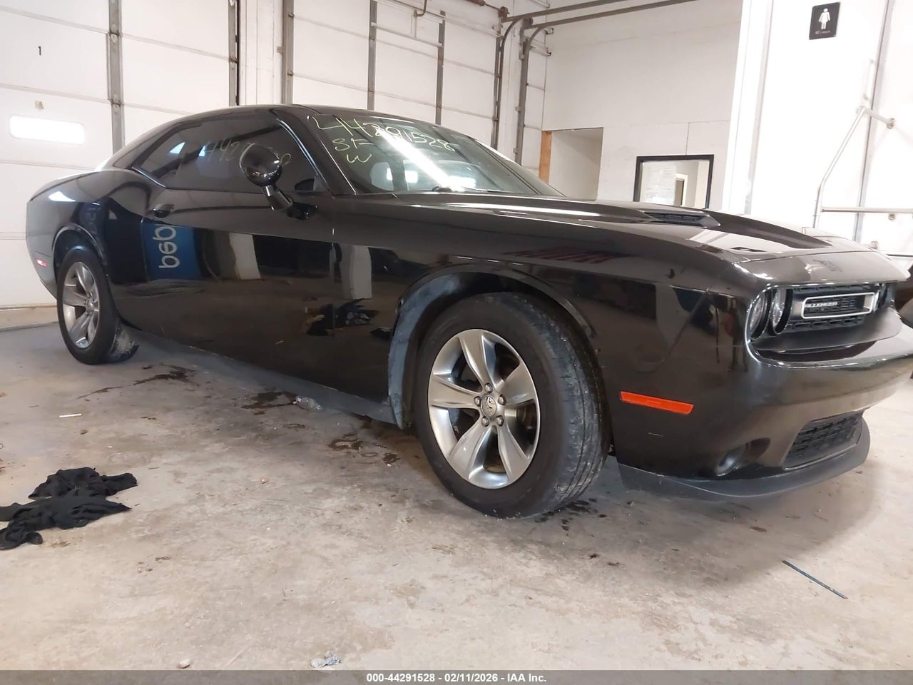 2016 DODGE CHALLENGER SXT thumbnail 2