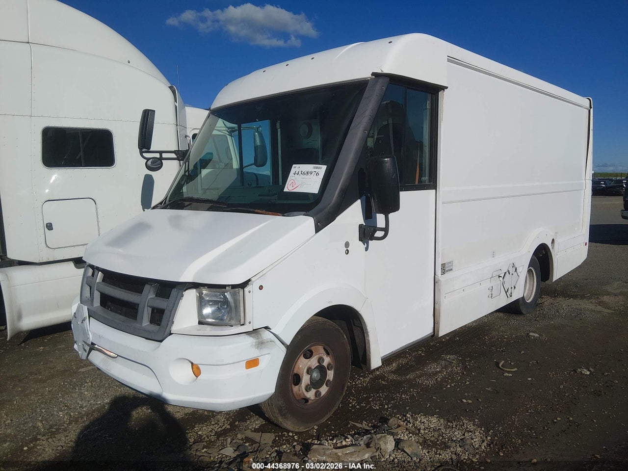 2014 ISUZU COMMERCIAL VAN   thumbnail 3