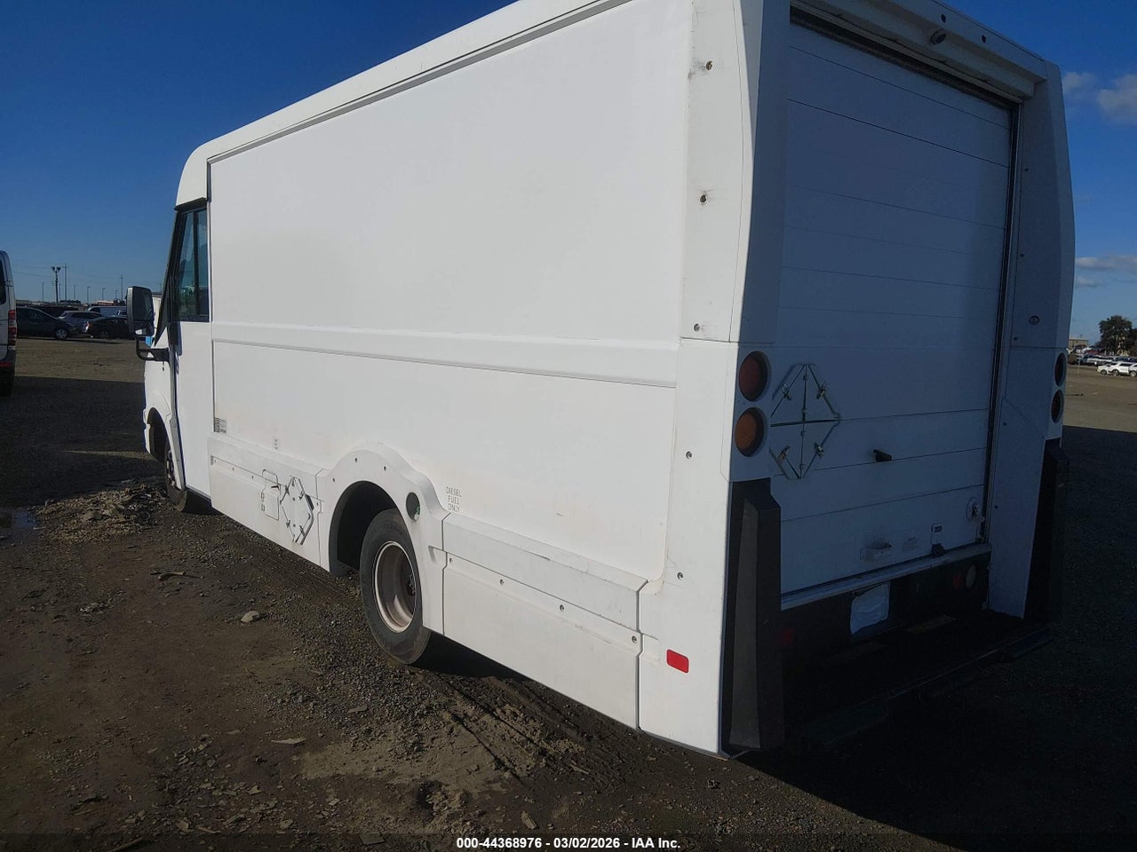 2014 ISUZU COMMERCIAL VAN   thumbnail 4