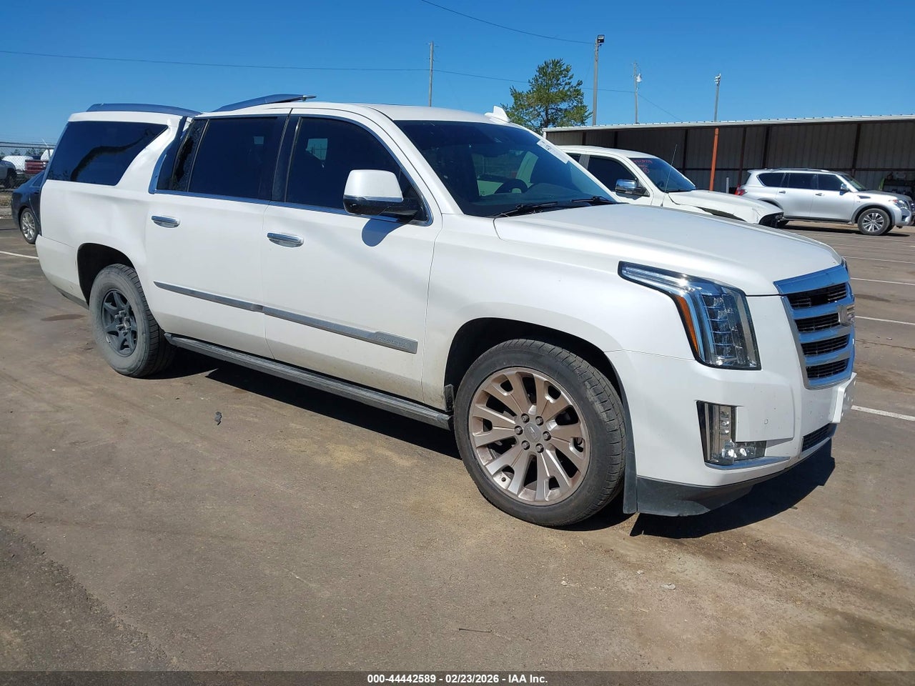 1GYS3JKJ8GR****** · 2016 CADILLAC ESCALADE ESV PREMIUM COLLECTION
