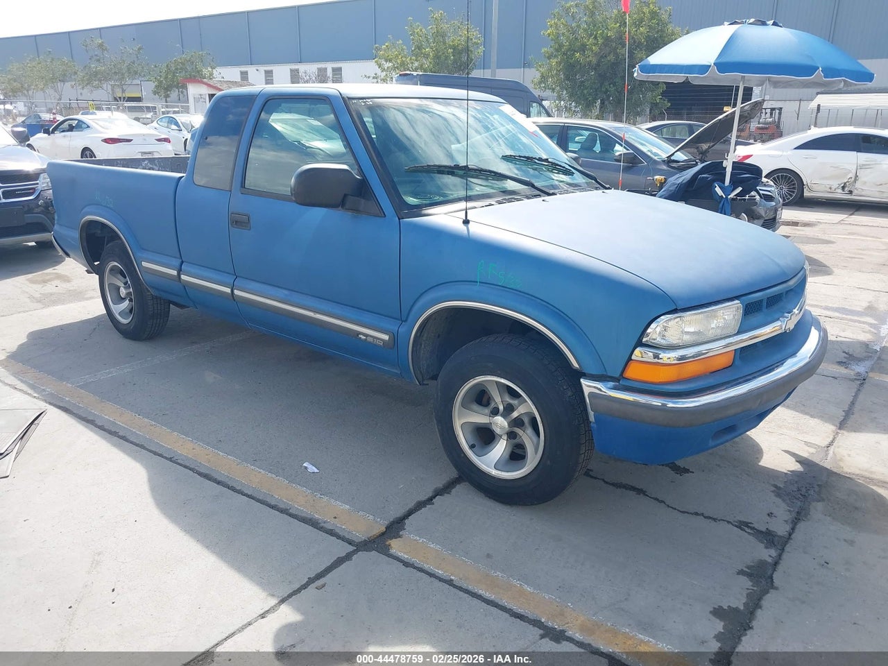 2000 Chevrolet S-10 Pickup