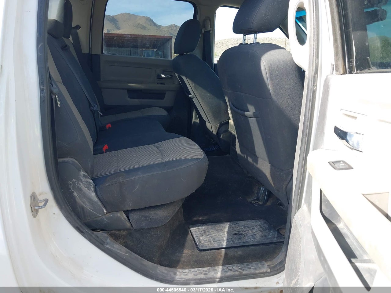 2012 RAM 3500 SLT thumbnail 9