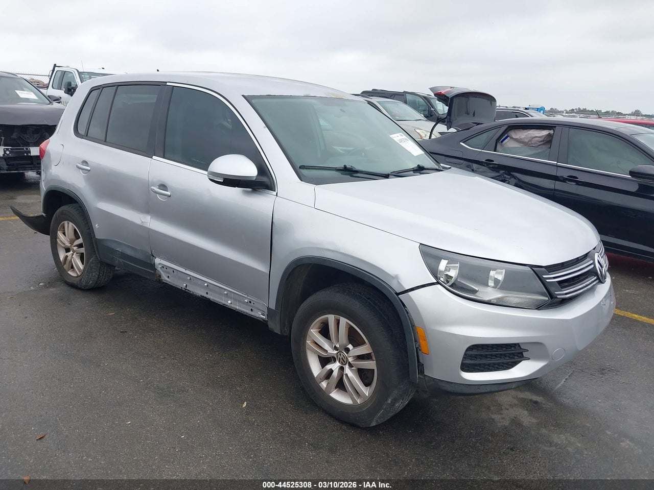 2014 VOLKSWAGEN TIGUAN S thumbnail 2