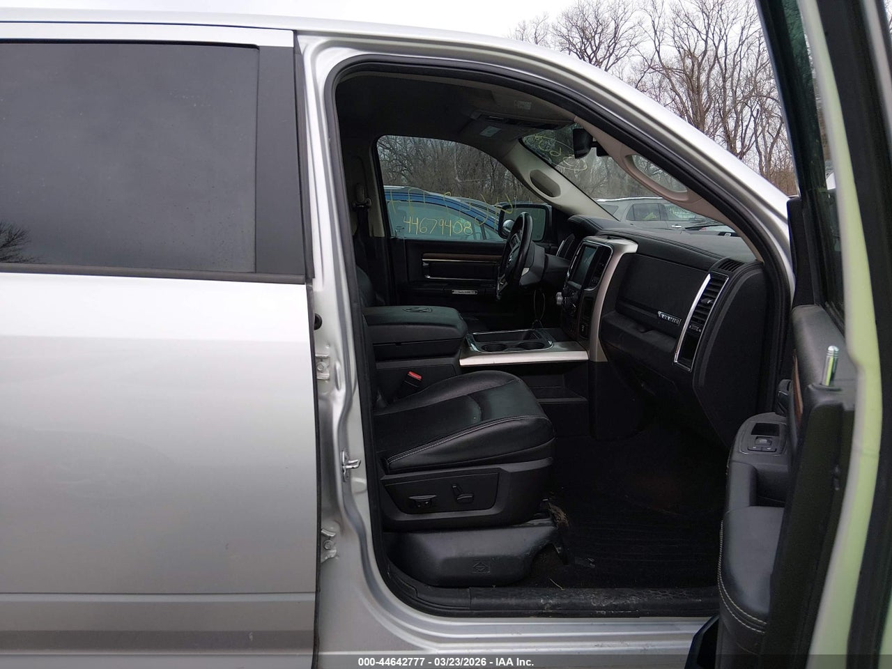 2017 RAM 1500 LARAMIE  4X4 5'7 BOX thumbnail 6