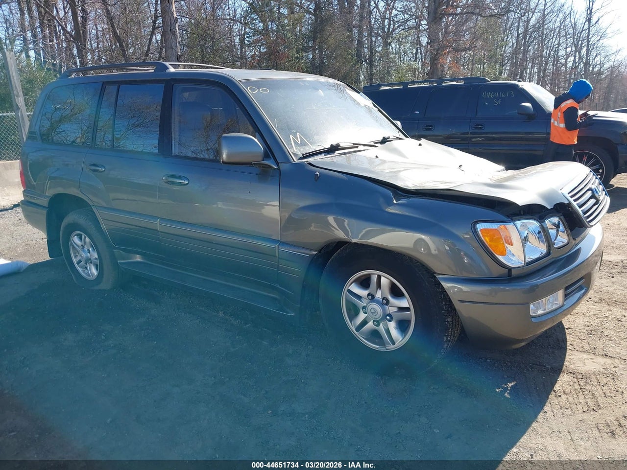 2000 Lexus LX