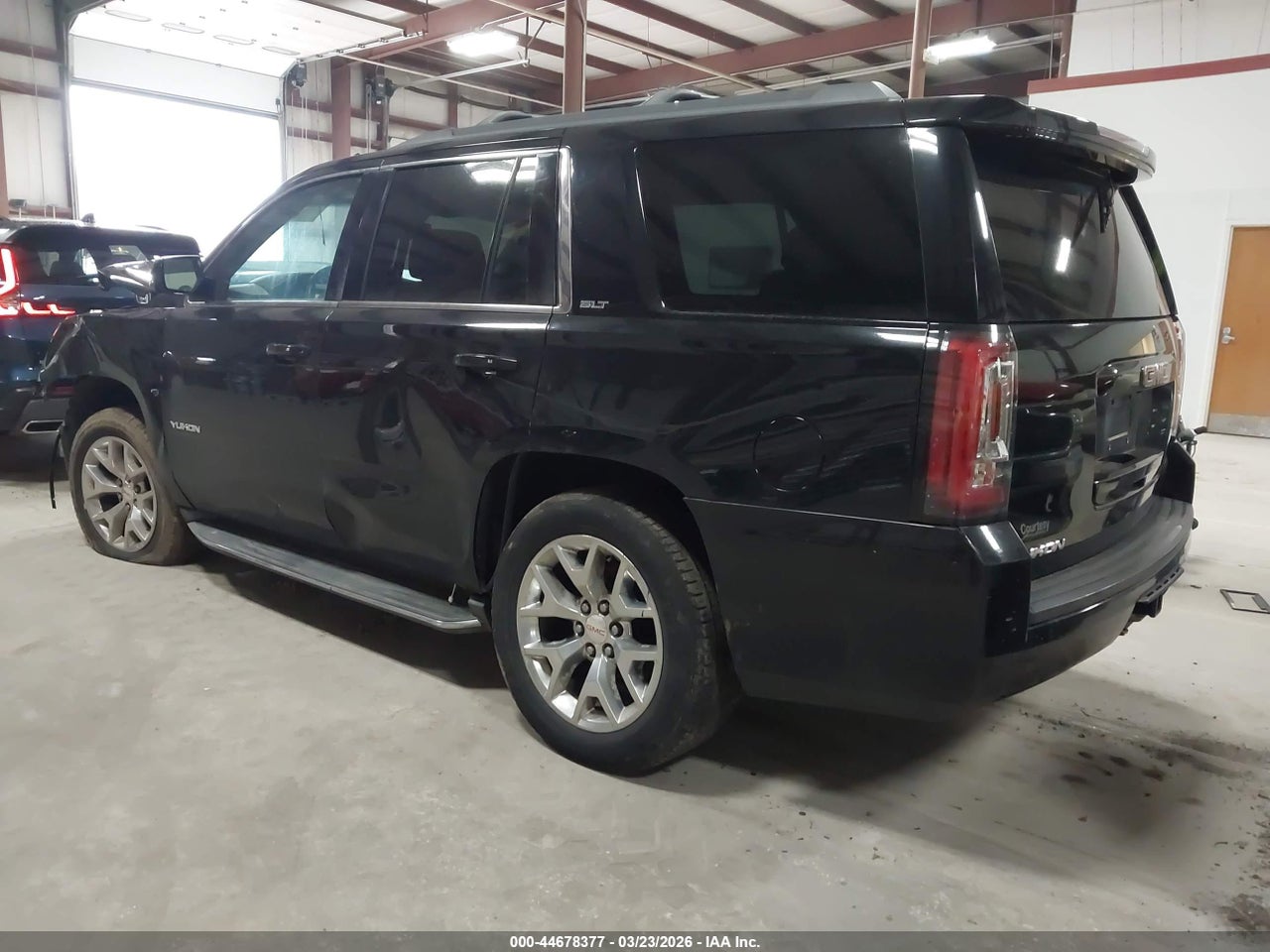 2015 GMC YUKON SLT thumbnail 4