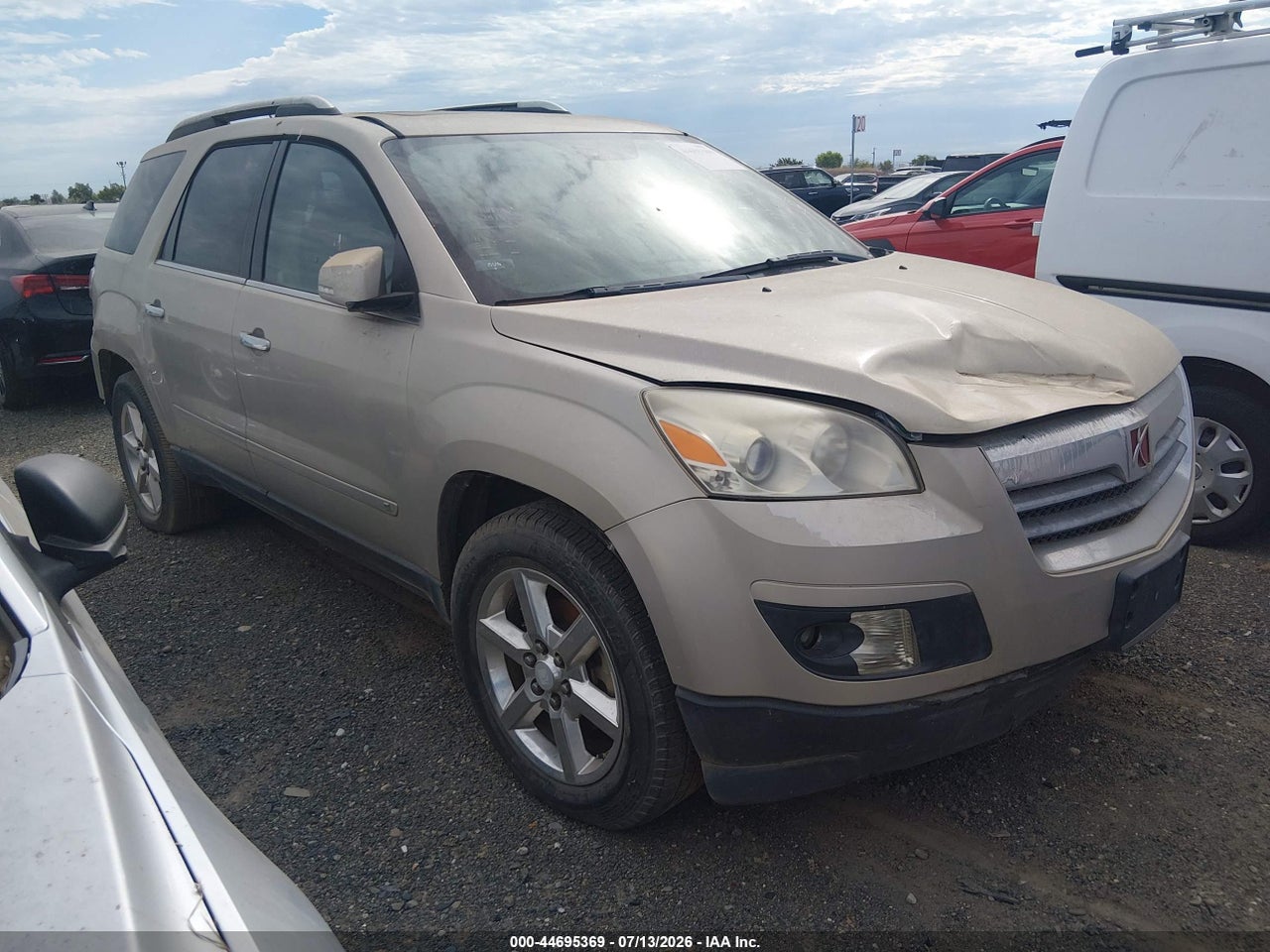 2008 SATURN OUTLOOK XR thumbnail 2