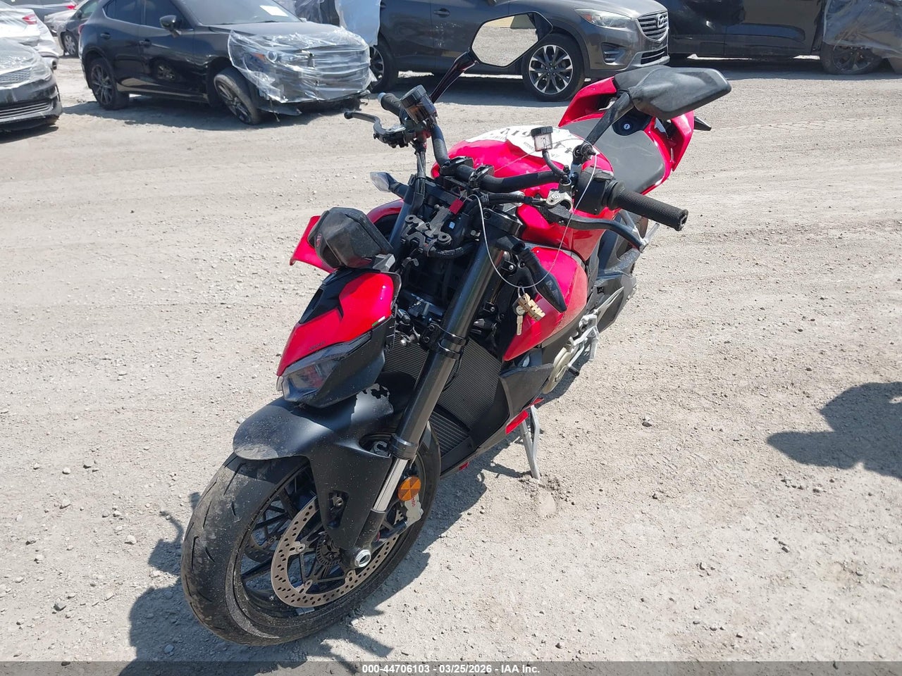 2026 DUCATI STREETFIGHTER V4/V4S thumbnail 3