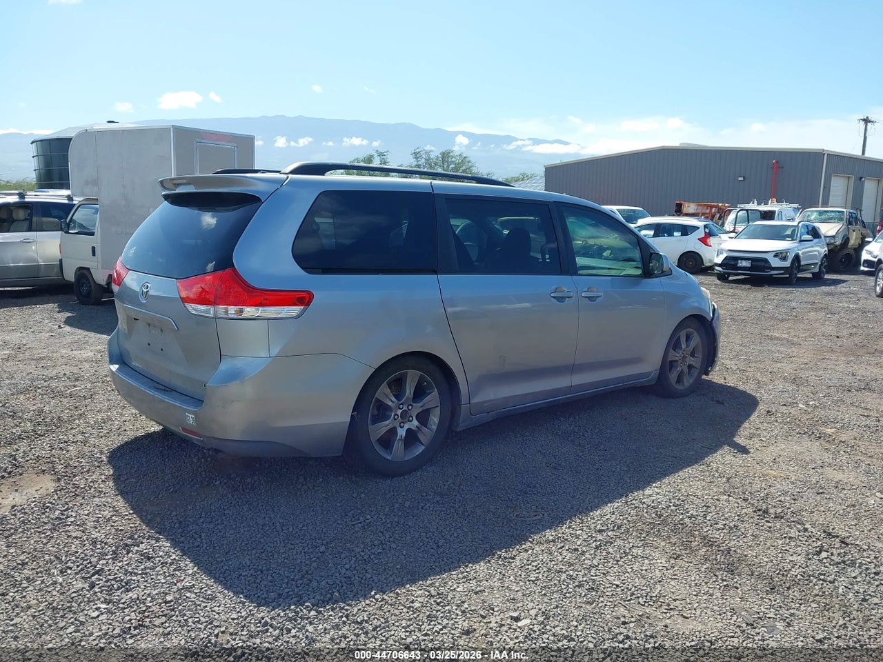 2011 TOYOTA SIENNA LE V6 thumbnail 5