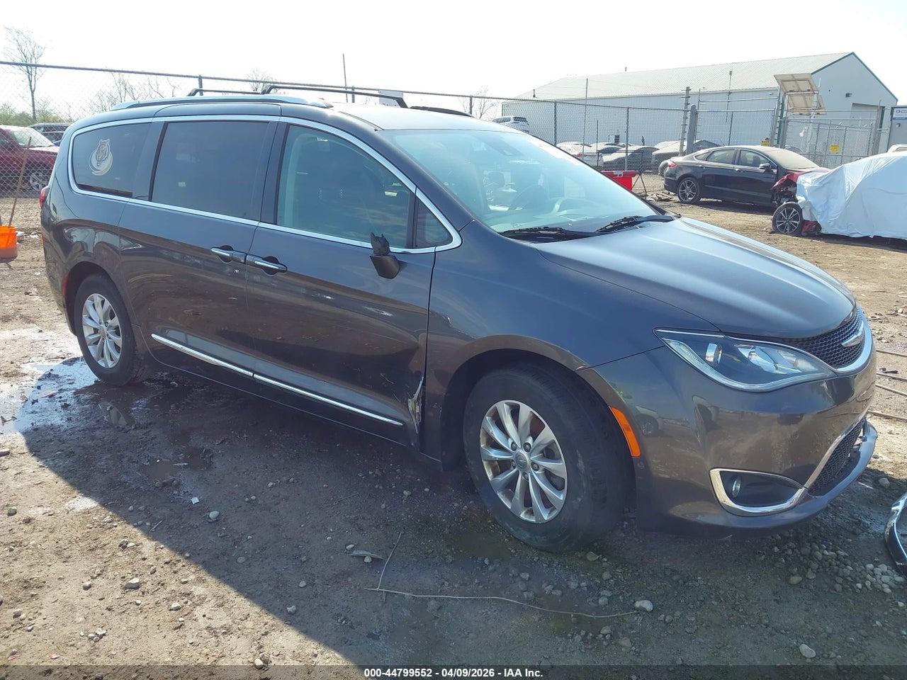 2C4RC1BGXJR****** · 2018 CHRYSLER PACIFICA TOURING L