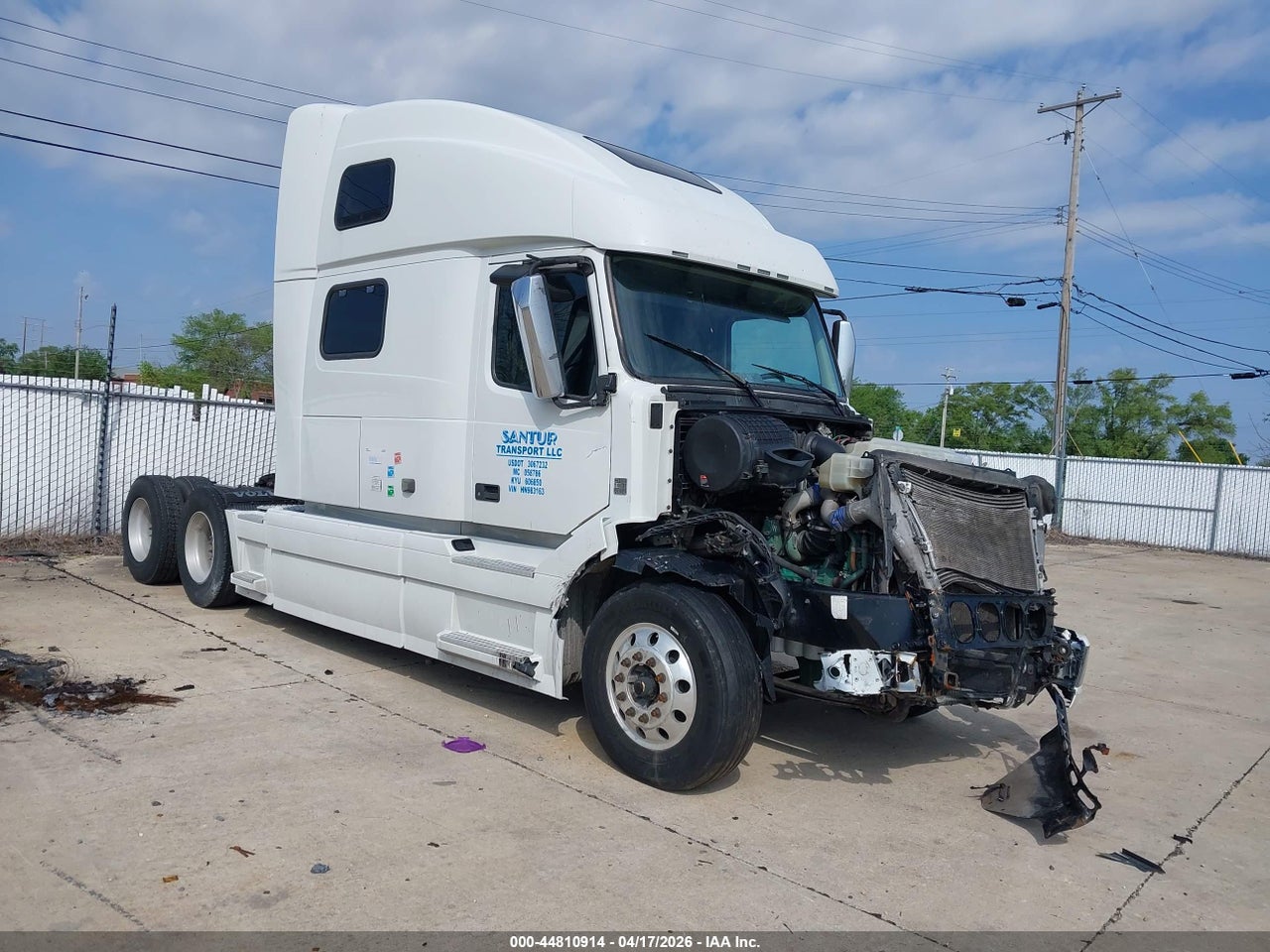 4V4NC9EH5HN****** · 2017 VOLVO VNL