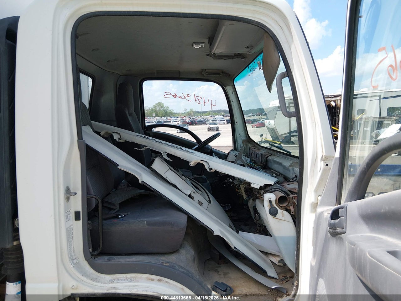 2014 ISUZU NPR HD DSL REG AT   thumbnail 8