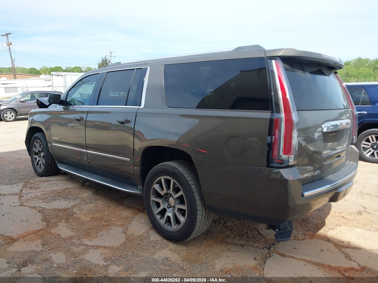 2016 GMC YUKON XL DENALI thumbnail 4