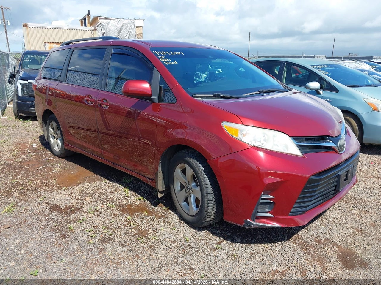 2019 TOYOTA SIENNA LE 7 PASSENGER thumbnail 2