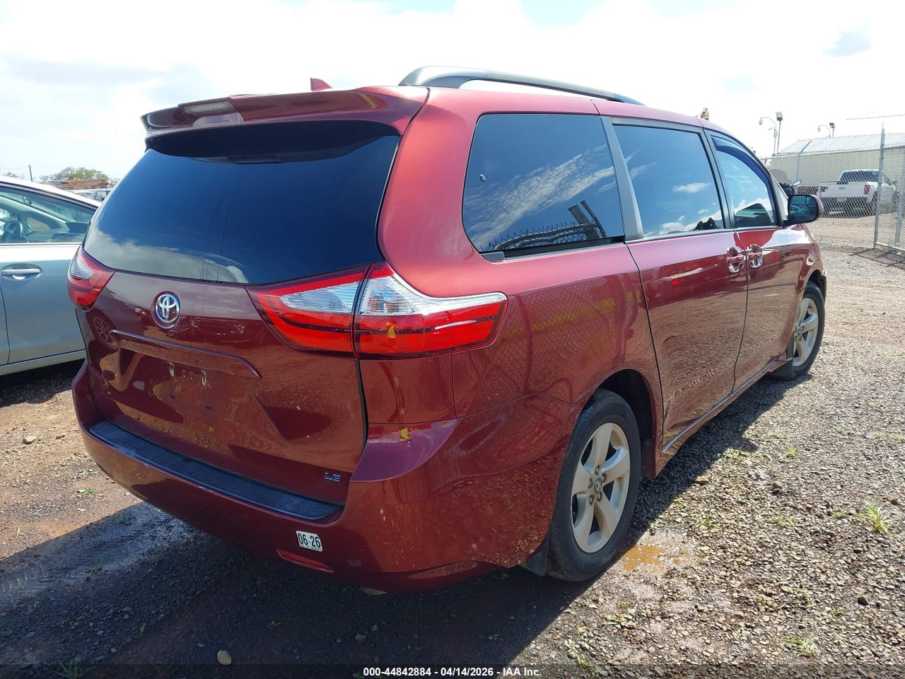 2019 TOYOTA SIENNA LE 7 PASSENGER thumbnail 5