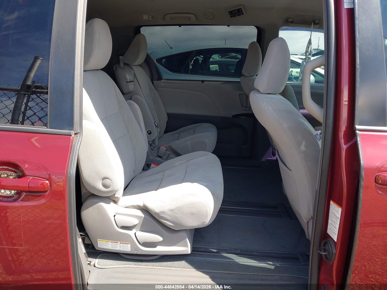 2019 TOYOTA SIENNA LE 7 PASSENGER thumbnail 9