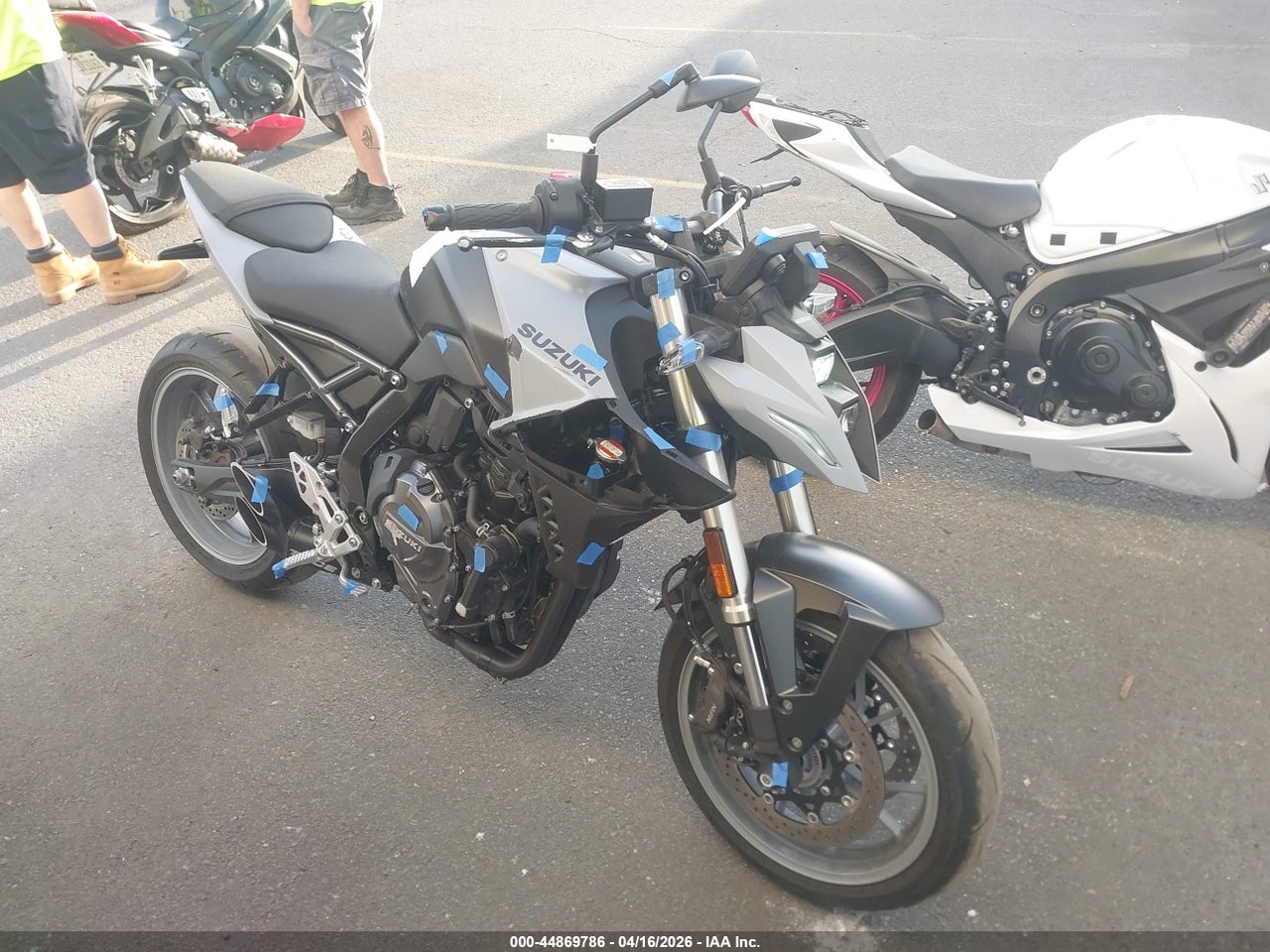 2024 SUZUKI GSX800 R thumbnail 2