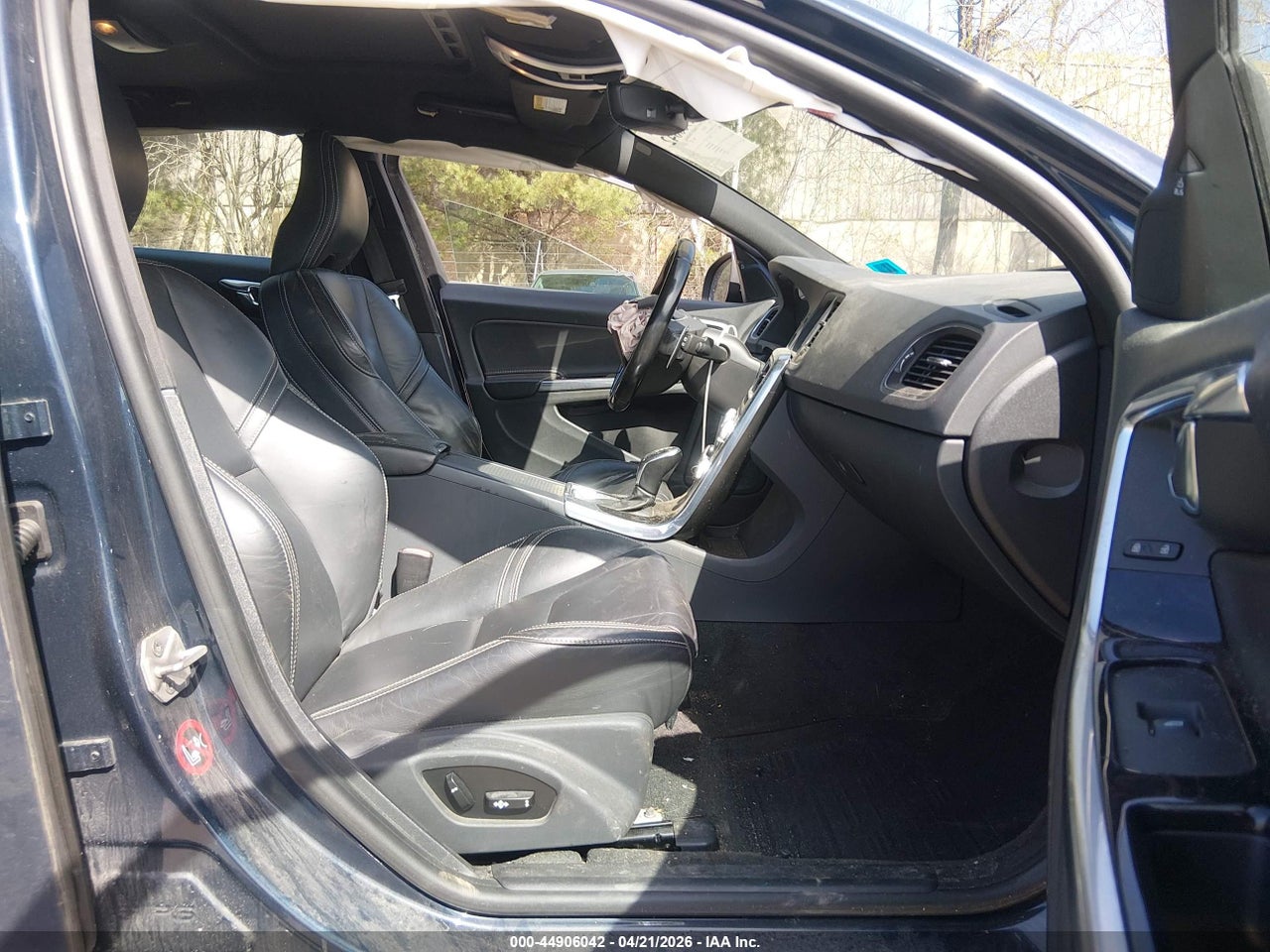 2015 VOLVO V60 T5 PREMIER · 5/12