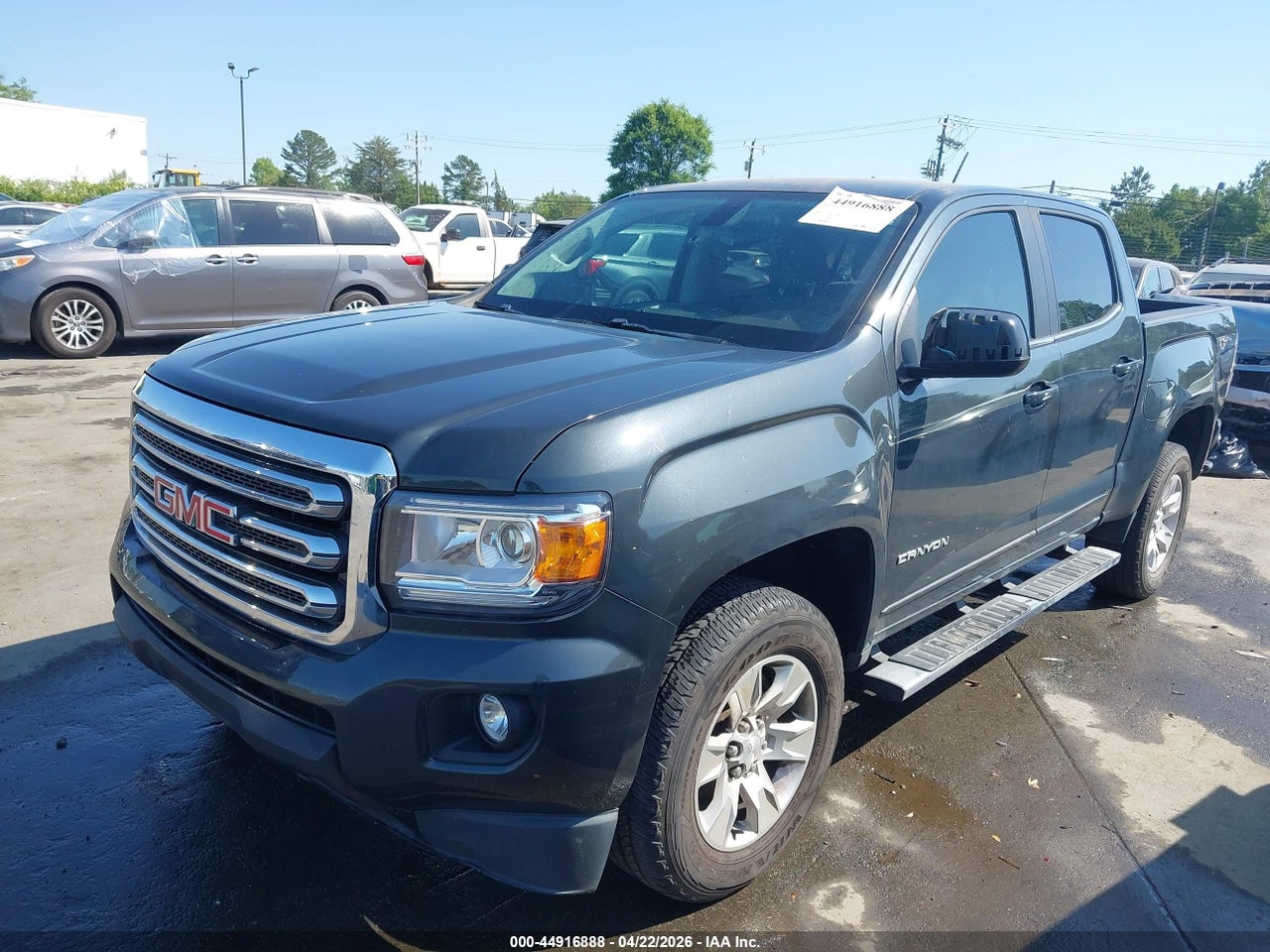 2018 GMC CANYON SLE thumbnail 3