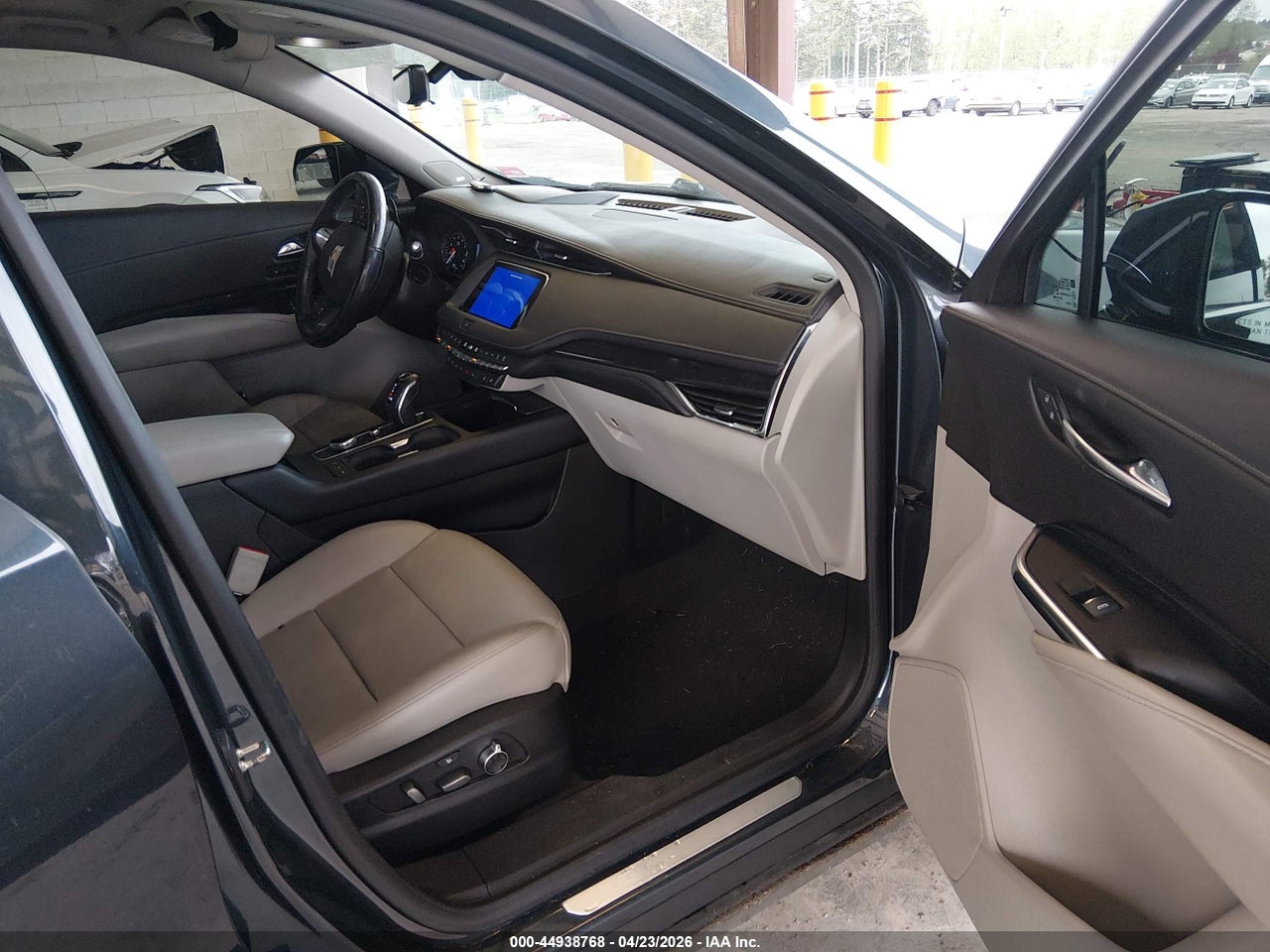 2019 CADILLAC XT4 PREMIUM LUXURY thumbnail 6