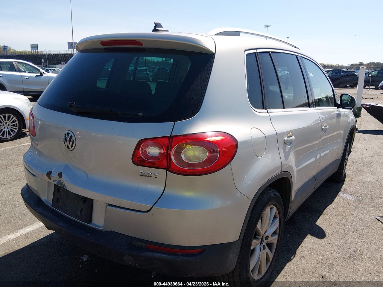 2009 VOLKSWAGEN TIGUAN S/SE/SEL thumbnail 5
